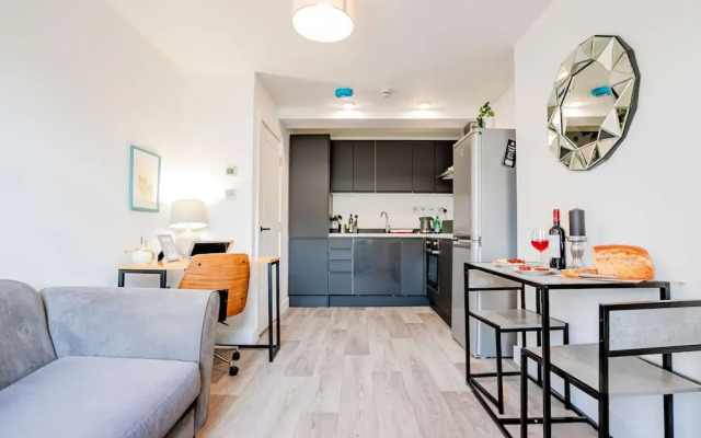 Host Stay Croydon Road Apartment