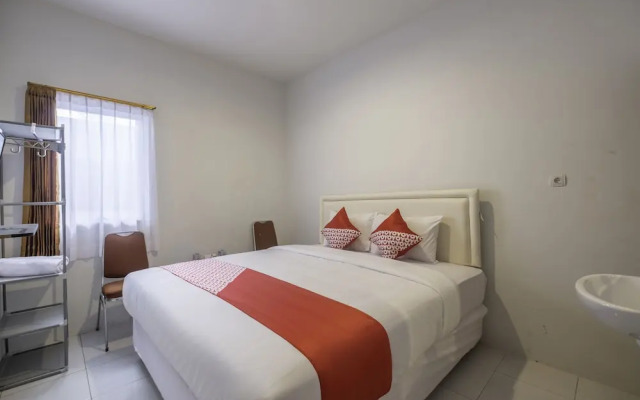 Rossan Villa 4 Hotel near Pasar Lembang RedPartner