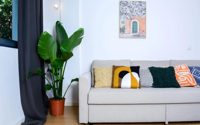 Travel and Live Apartments