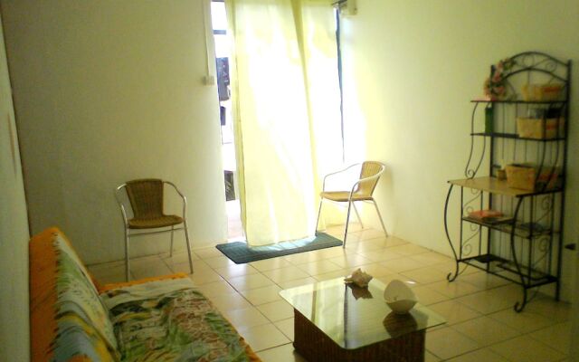 Apartment With 2 Bedrooms in Bambous, With Enclosed Garden and Wifi -