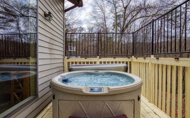 Mtn Chalet w Pool-hot Tub-gym-game Room-sauna