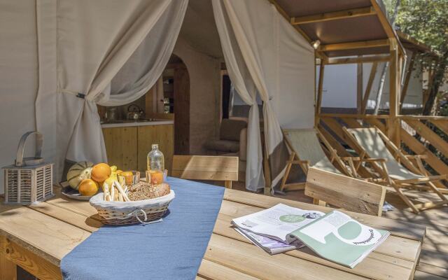 hu Altomincio village