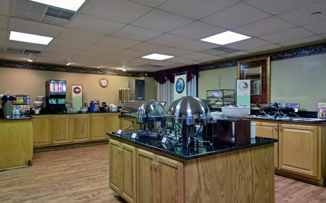 Country Inn & Suites by Radisson, Williamsburg East (Busch Gardens), VA