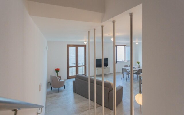 Dream Lake Apartments