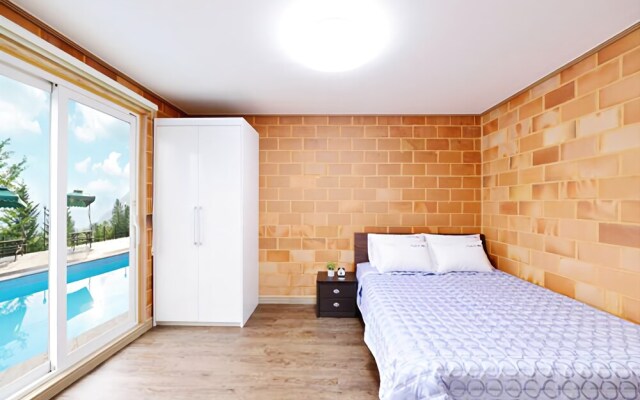 Sancheong Skylight Lake Pension