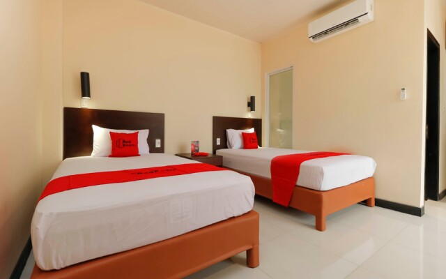 RedDoorz Plus near Halim Perdanakusuma 2