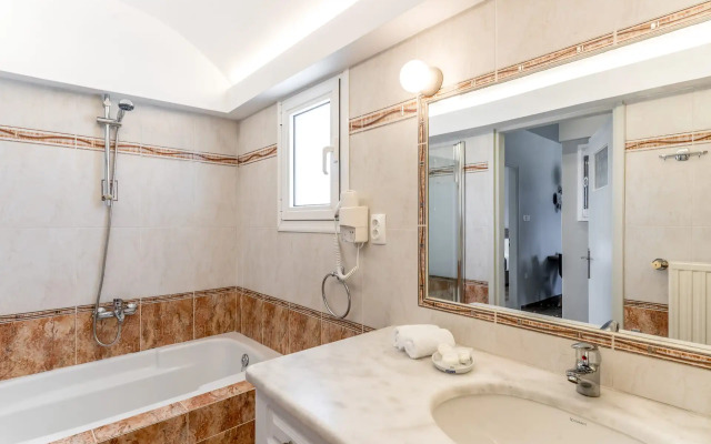 Amarie Suites