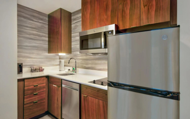 Residence Inn by Marriott Orlando Flamingo Crossing/Western Entrance