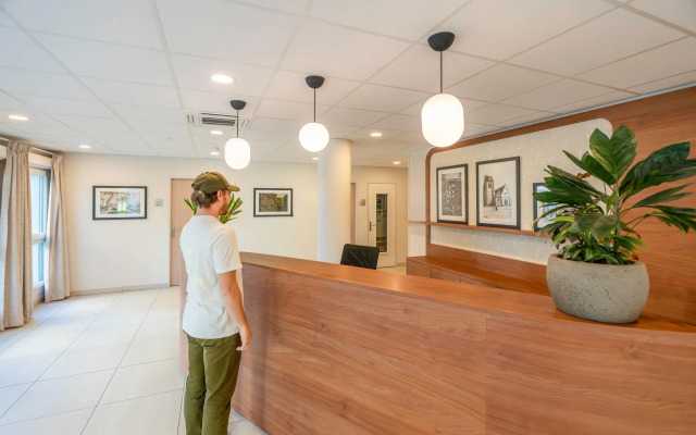 Quality Suites Moissy-Cramayel