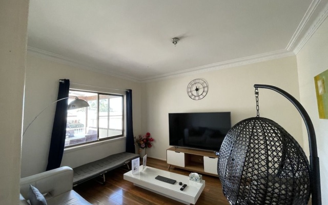 Wollongong train station holiday house – Guest Rooms – Wollongong