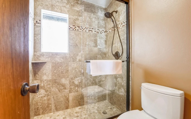 Red Feather 5 Bedroom Home by Redawning