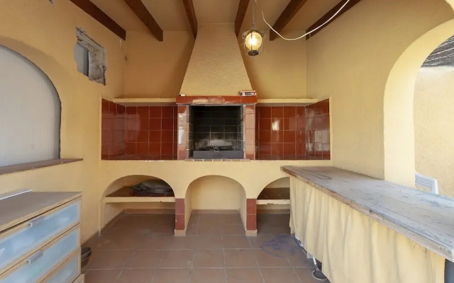 House in Alcalali With Mountain Views & Pool