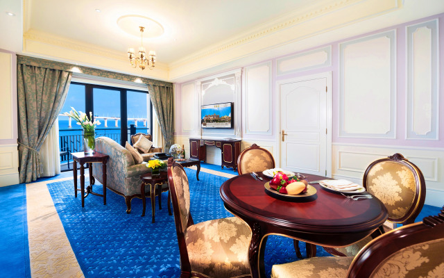 Legend Palace Hotel