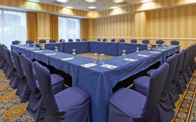 Crowne Plaza Cleveland at Playhouse Square by IHG