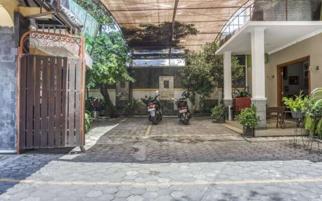 RedDoorz Syariah @ Raya Tajem Maguwo