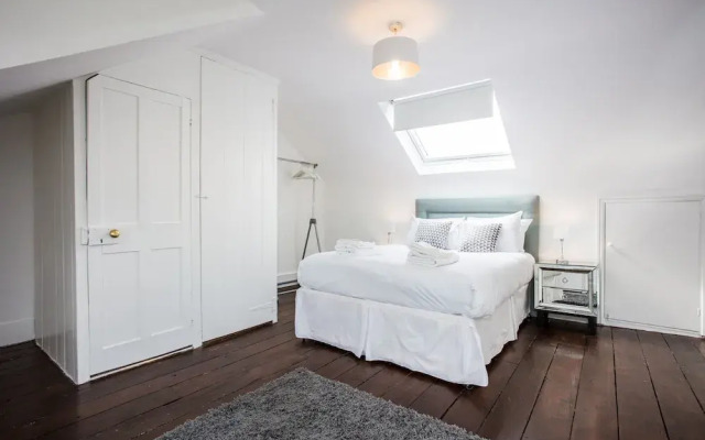 Stunning 3 Bedroom House in Clapham Manor