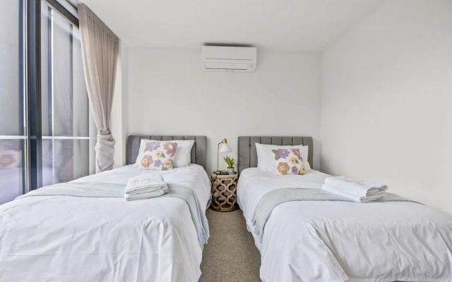 StayAU Modern Townhouse