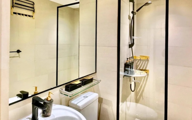 Azure Urban Resort 1br-2br St Tropez