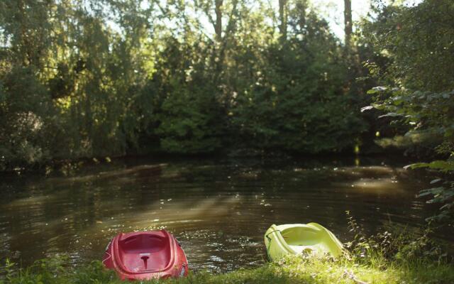 Lovely Holiday Home in Le Ponchel with Garden & Pond