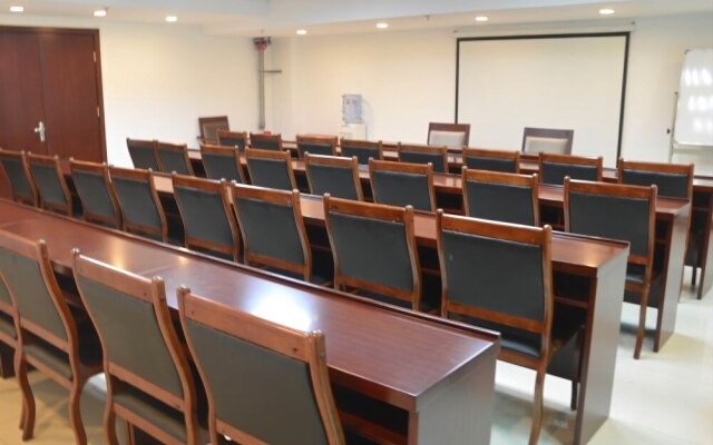 GreenTree Inn Beijing Lin Cui Road Business