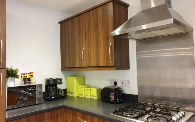 Liverpool Short Stay-Belmont Suite