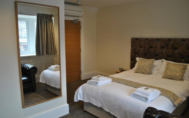 Real Dreams Hotel