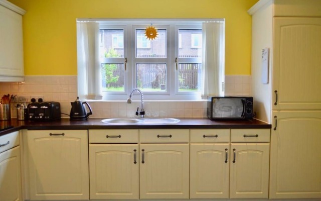 3 Bedroom House With Parking