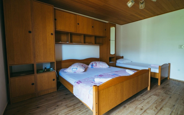 Apartments Lovre