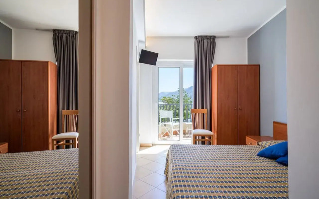 Carlton Riviera