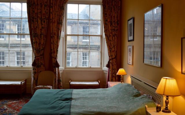Central Edinburgh New Town Flat