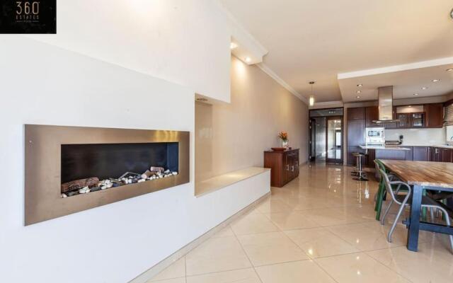 Luxury APT with HOT TUB & BBQ with Valletta views by 360 Estates