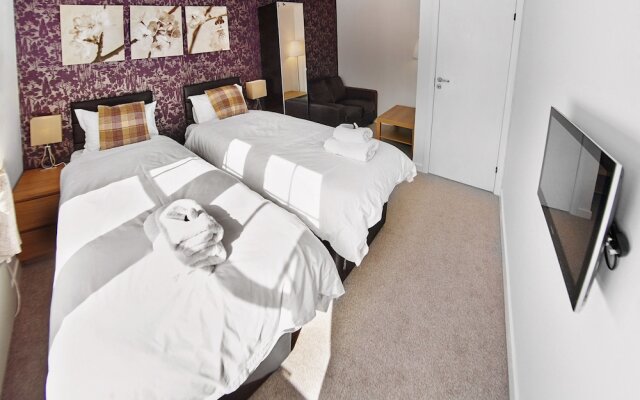 Thistle Apartments - Rose Apartment