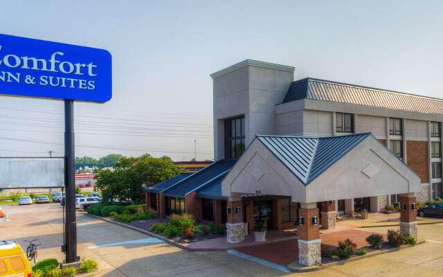 Comfort Inn & Suites Evansville Airport