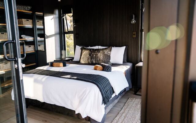 Klein Hangklip - Eco Mountain Cabin