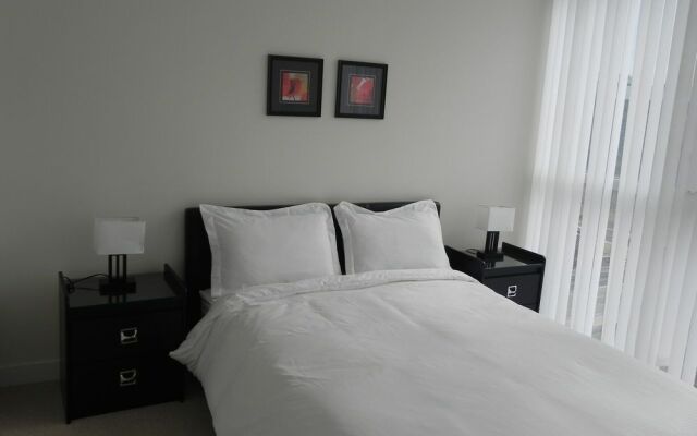 Pathway Luxury Suites - 4065 Brickstone