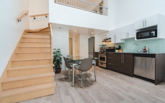 LikeAHotel-Ste Catherine/Downtown Montreal