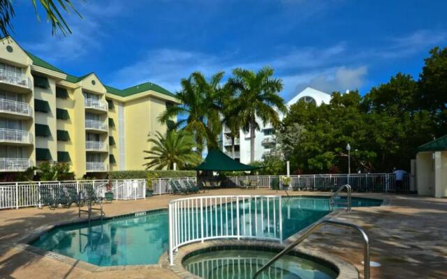 Sunrise Suites by TO