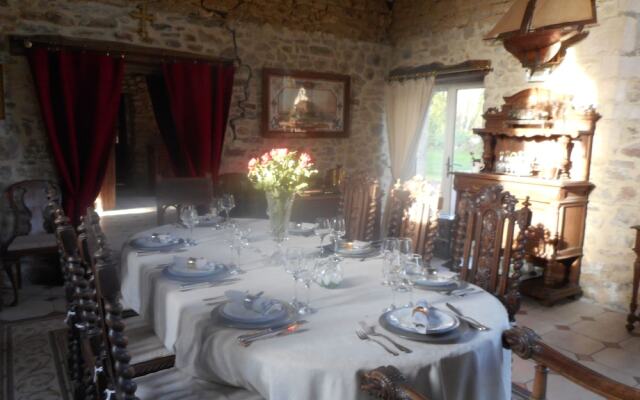 Prieure St Pierre de La Luthumiere