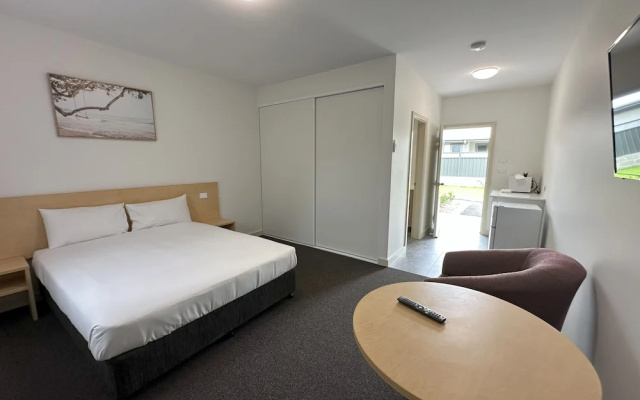 Best Western Travellers Motor Village – Guest Rooms – Newcastle