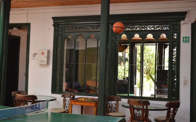 Hostal Sue Candelaria - Hostel
