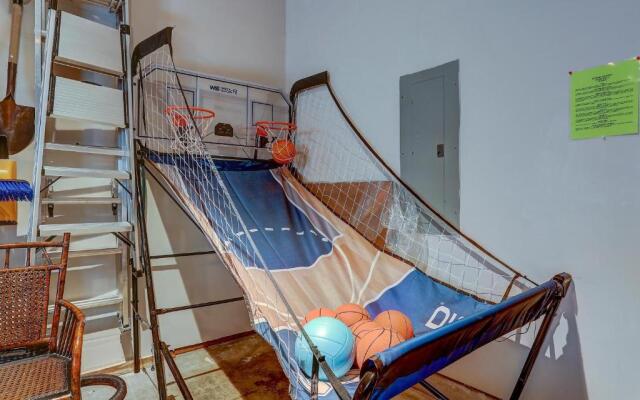 22 Rogue-AC-Hot Tub-4BR/3.5BA