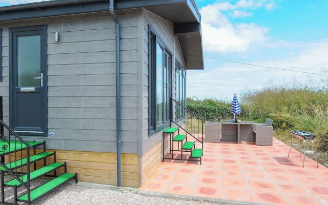 Midway Lodge