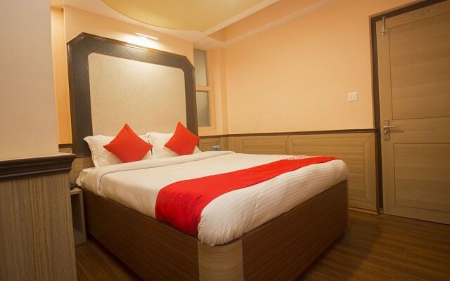 Oyo 22296 New Amber Hotel