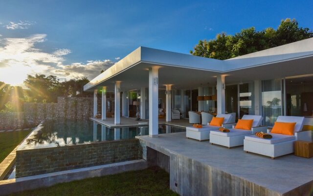 Deep Blue Villa
