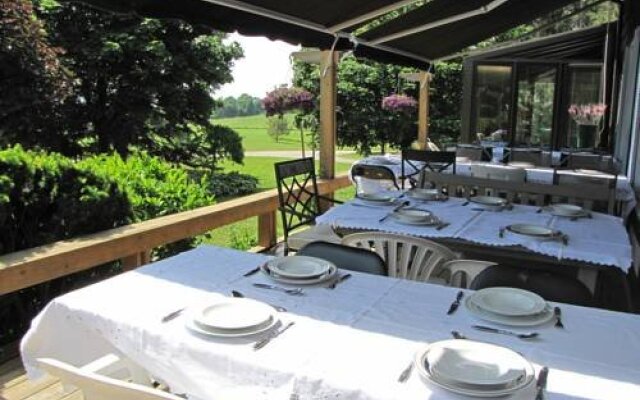 Willow Pond Country Bed And Breakfast