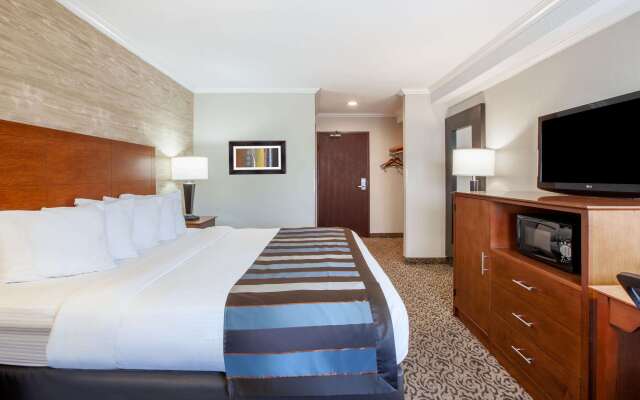 Wingate by Wyndham Detroit Metro Airport