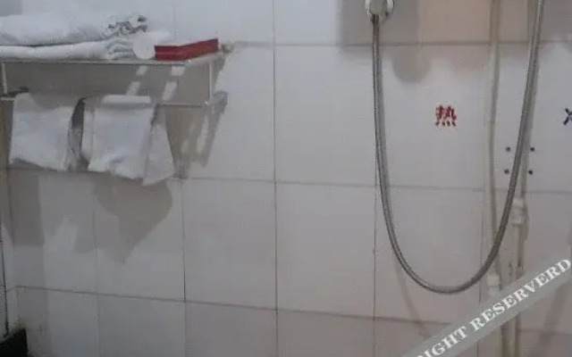Qinghua Business Hotel