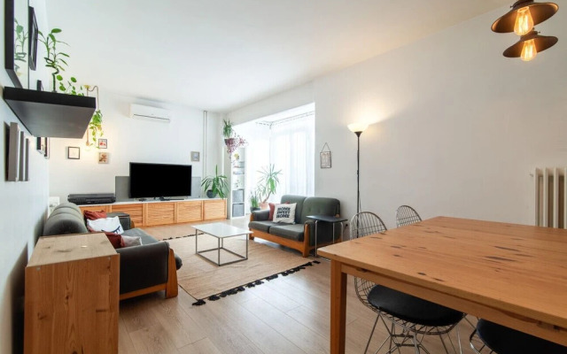 Modern Flat With Central Location in Kadikoy