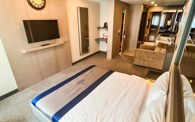 Triada Hotel Karakoy