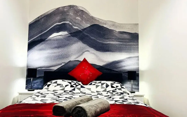 Luxury Entire Holiday Apartment - Self Checkin & Checkout